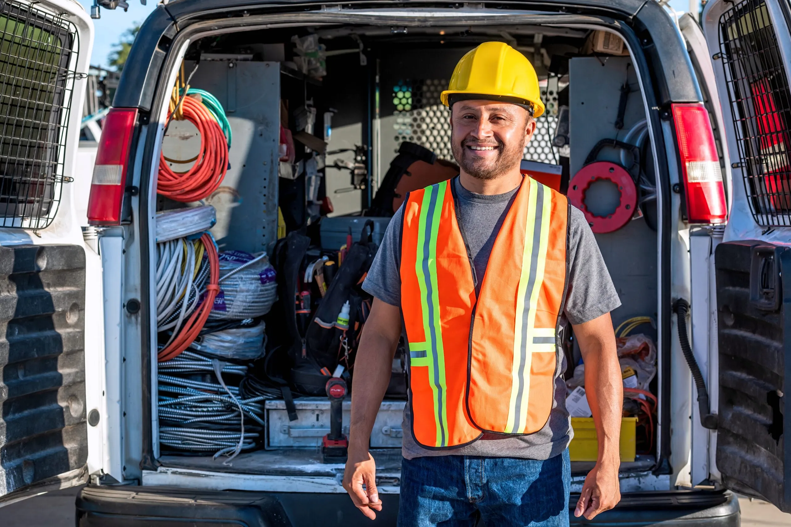 Electricianworkingoutdoors  Maintenance Services Los Angeles